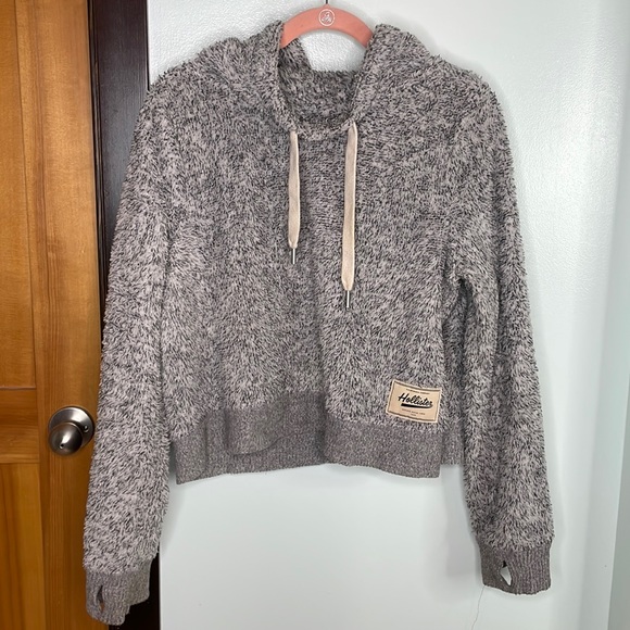 Hollister Cowl Neck Sweatshirt - Picture 1 of 3
